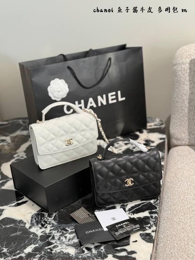 Chanel25C新款多用包 依旧是这- -季优先看上的一只包香奈儿25C小书包小小只很可爱也是看之前有其他姐妹分享过类似的包比一下的图种草的国正方形的包真的很