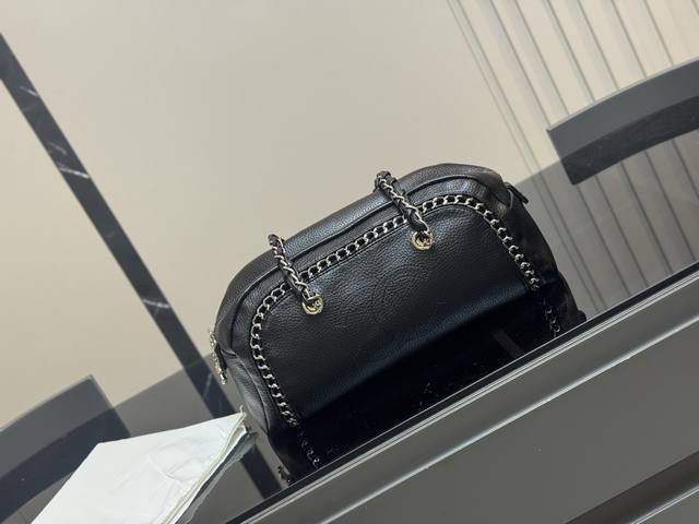 推荐一款香奈儿保龄球手提包时髦典雅 直接封神Chanel值得入手尺寸:34.18Cm