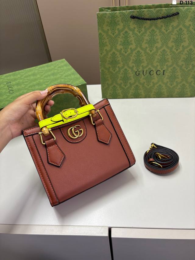 Gucci 酷奇竹节包 Guccidiana竹节手柄托特Tote购物袋最新系列这个款复古韵味特别浓上身效果也超赞D-113尺寸20×15折叠盒