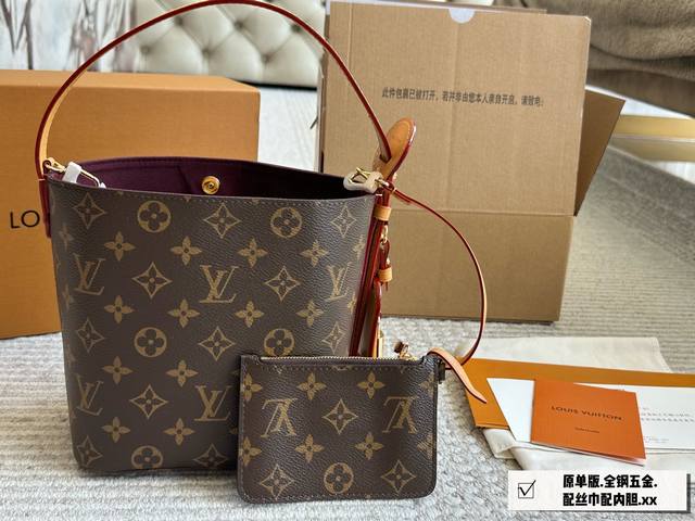 钢五金 送丝巾送内胆Allinbb真的颜值与高级并存出片极具氛围感有人懂Allinbb吗真的好好看除了颜值以外实用性也很强一年四季都在背超级百搭这个尺寸算是黄金