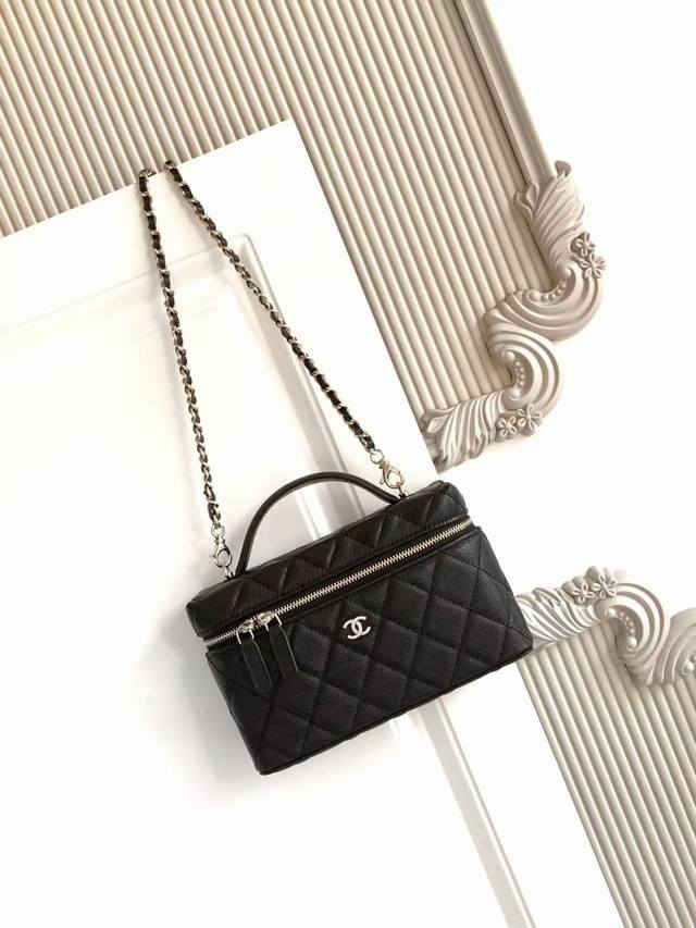 A 0进口拉链Ykk 18K金!肉眼可见 高级货对市场普货、随便拿去对比吧 出口产品 Ohanel25C Lp手柄化妆包盒子包 非常经典耐看的造型 容量也非常大 A 0进口拉链Ykk 18K金!肉眼可见 高级货对市场普货、随便拿去对比吧 出口产品 Ohanel25C Lp手柄化妆包盒子包 非常经典耐看的造型 容量也非常大