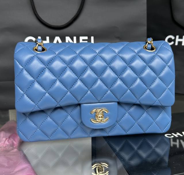 法国高级定制手工坊1112 尺寸:25Cm: 百年经典C.菱格文 、里內配皮、手感柔软 ，整个包的手感与真品 完美达成一致、皮质细节及做工看图片、堪称完美！