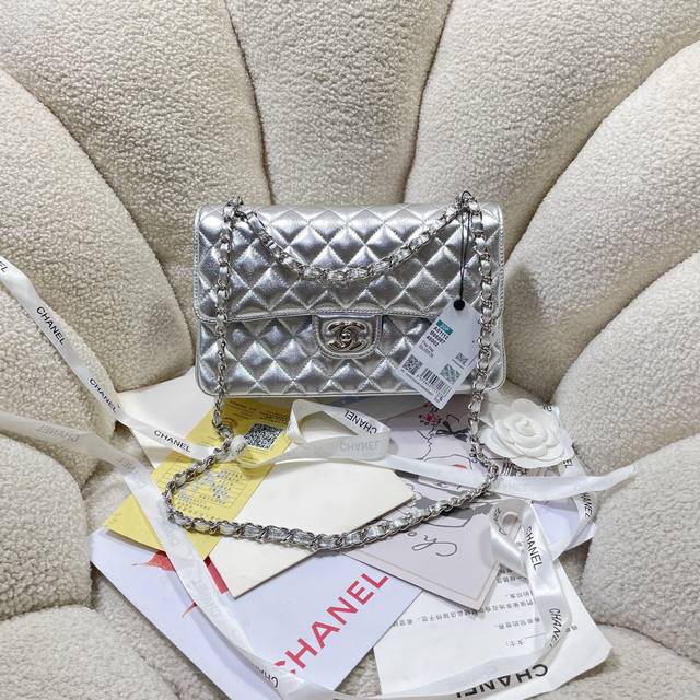 高版本现货！法国高级定制手工坊 小号1112 尺寸:25Cm: 百年经典C.菱格文 、里內配皮、手感柔软 ，整个包的手感与真品 完美达成一致、皮质细节及做工看图