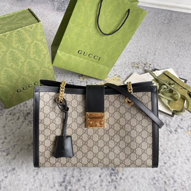 Gucci新款专柜品质,顶级原单货,实物实拍!款号479197Pvc克皮尺寸:宽35X高23X侧宽14,出货啦! Gucci新款专柜品质,顶级原单货,实物实拍!款号479197Pvc克皮尺寸:宽35X高23X侧宽14,出货啦!