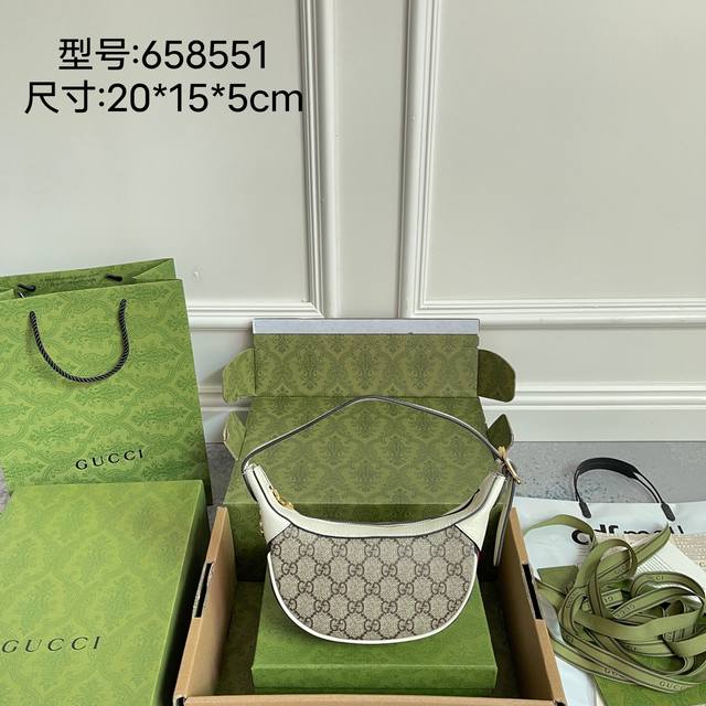 原厂皮 新款来袭，专柜品质，顶级原单皮质，实物实拍，款号：658551啡白Pvc 原厂皮，专柜防尘布袋 ，尺寸：宽20X高15X深5Cm！现货出货。