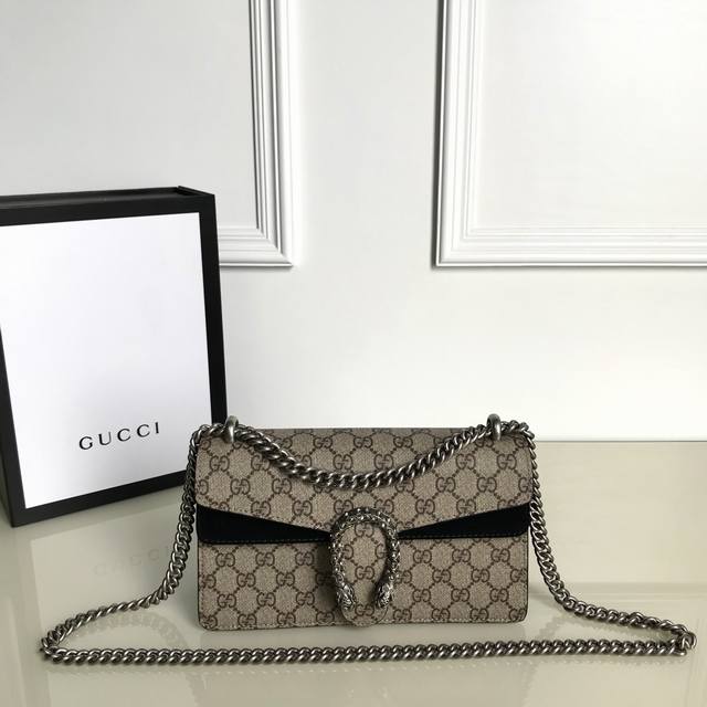 原厂皮 Gucci新款专柜品质，顶级原单货，实物实拍，款号：499623，尺寸：25X14X8，材质，高级Pvc配原厂头层磨砂牛皮，最新款精美酒神斜挎包手拎包，