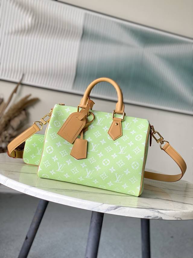 头层皮 顶级原单 M24435 粉色 本款 Speedy BandoulièRe 30 Monogram Leather 手袋选用柔软牛皮革，以 Monogra