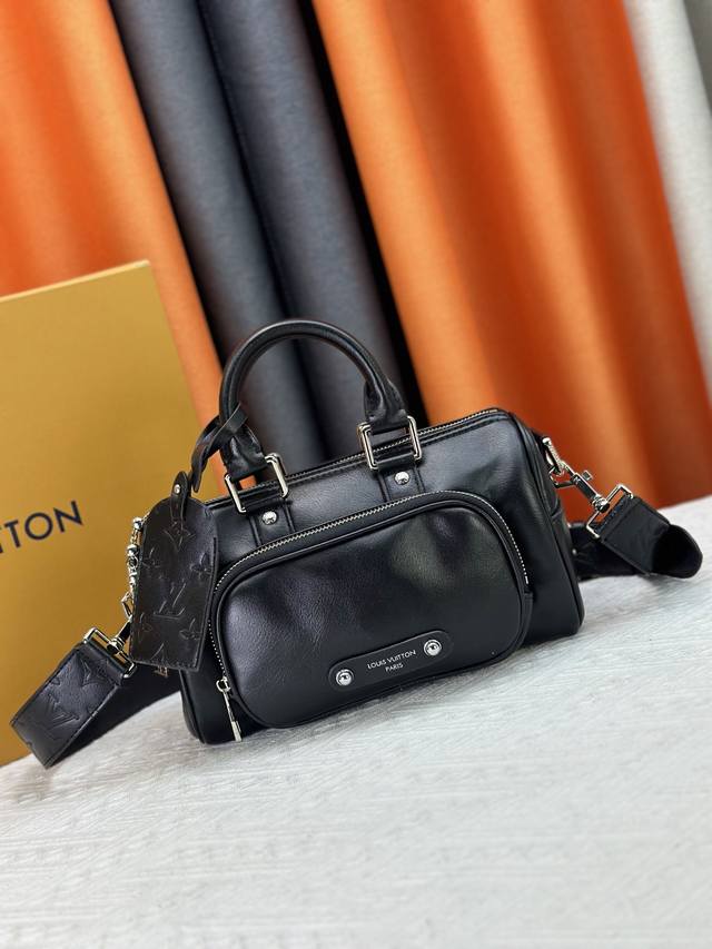 升级原版 M13988全皮黑色M12627卡其老花，黑色草绿46271黑花本款Keepall BandoulièRe 25手袋为粒面皮革融入绒面细节和做旧效果金