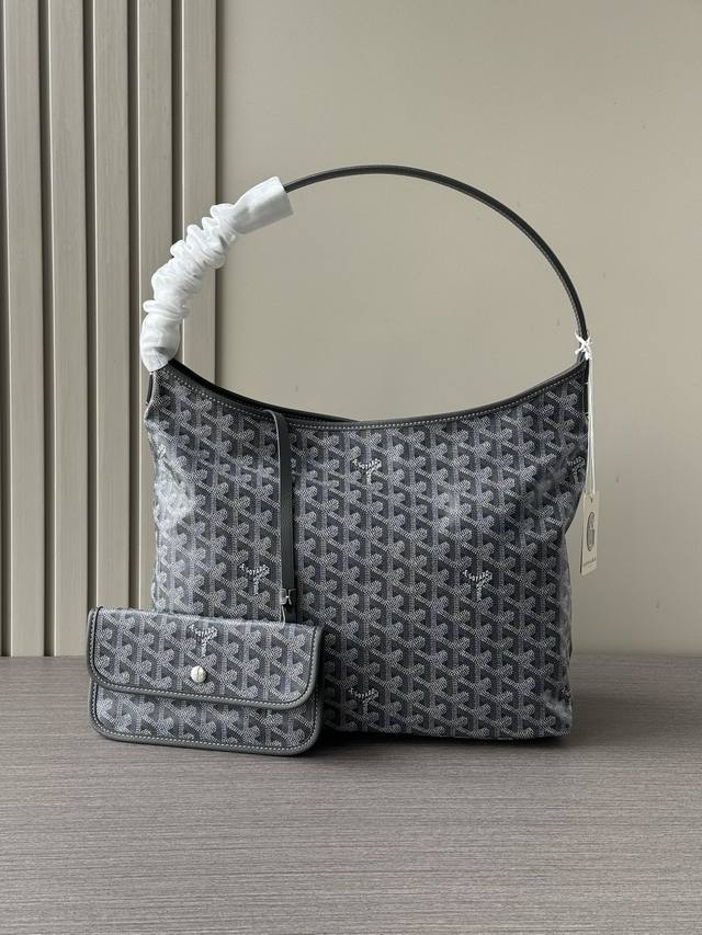 厂价 最高版本原厂皮顶级原单配专柜全套包装 顶级品质，全钢五金 戈雅流浪包腋下包 BohèMe Hobo包是轻巧、灵活和安全的缩影，这要归功于它的拉链闭合。由于