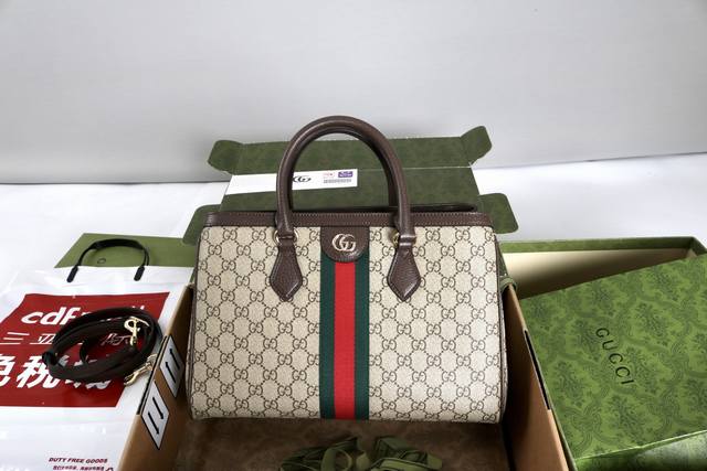 厂价 最高版本原厂皮顶级原单配专柜全套包装 简介：Ophidia系列亮眼呈献新颖廓形与功能，以标志性米色和棕色配色匠心演绎，缔就质地柔软的创新包袋单品。米色和深