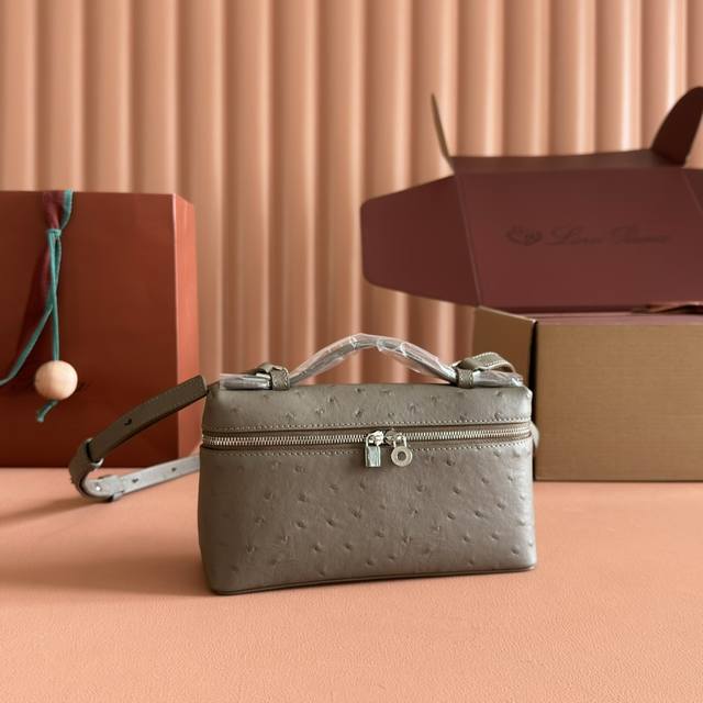 原厂皮全钢配置专柜全套包装 Extra Pocket L19系列手提 斜挎包 不被定义的生活才最自在，就像Loro Pian 的材质设计，不需要繁复设计的款式，