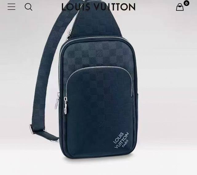 N40439蓝色全皮 男包胸包系列 Avenue Sling Bag 吊带包 达米耶 安菲尼 用皮革和达米耶 格拉菲特帆布制作的“大道吊带包”。演绎出精致氛围的