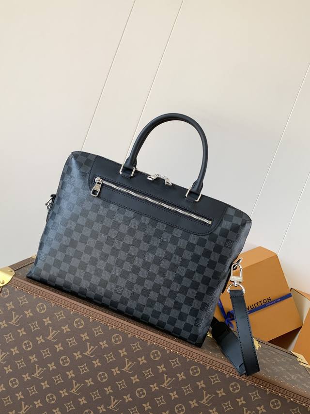 N48260黑格 顶级原单 变码芯片 Porte-Documents Jour 公文包识辨了用采度极高的 Damier Cobalt 帆布,对比 Porte-D N48260黑格 顶级原单 变码芯片 Porte-Documents Jour 公文包识辨了用采度极高的 Damier Cobalt 帆布,对比 Porte-D