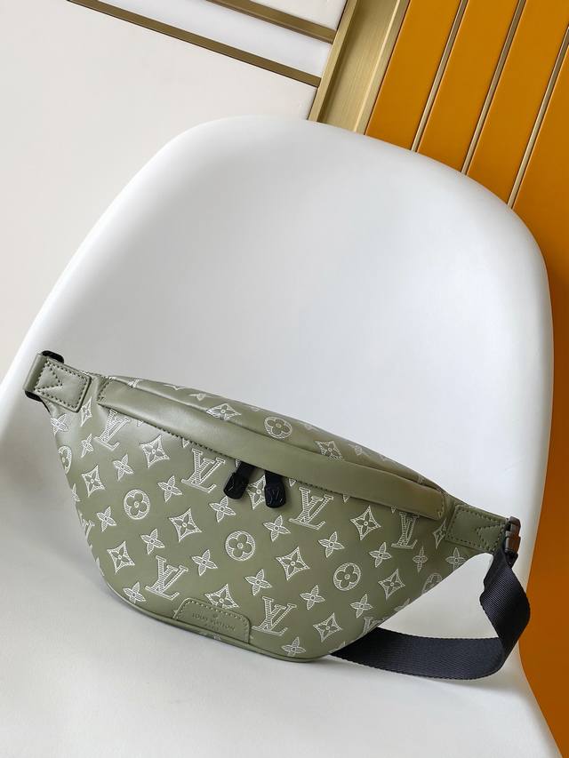 163C01 芯片 M12508 顶级原单 独家实拍 M46108灰色 M46035黑花 M46036黑色 M45729兰花新版此Discovery 腰包 由 163C01 芯片 M12508 顶级原单 独家实拍 M46108灰色 M46035黑花 M46036黑色 M45729兰花新版此Discovery 腰包 由