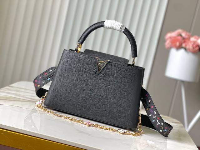 正品原料特级精品动态芯片M13878 M48865黑拼三彩在展现轻快魅力X村上系列中 重新诠释了本季的签名 展示了豪斯的标志性卡普辛手提包 托里昂皮革材质 象征