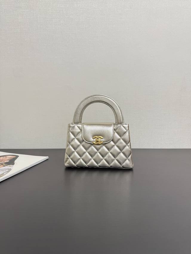 原厂皮 现货25C大号Kelly菱格手提包 古银 这只是我必须自留的[害羞] 复刻了当年的中古款 真的好好看尺寸：13*19*7*Cm99300