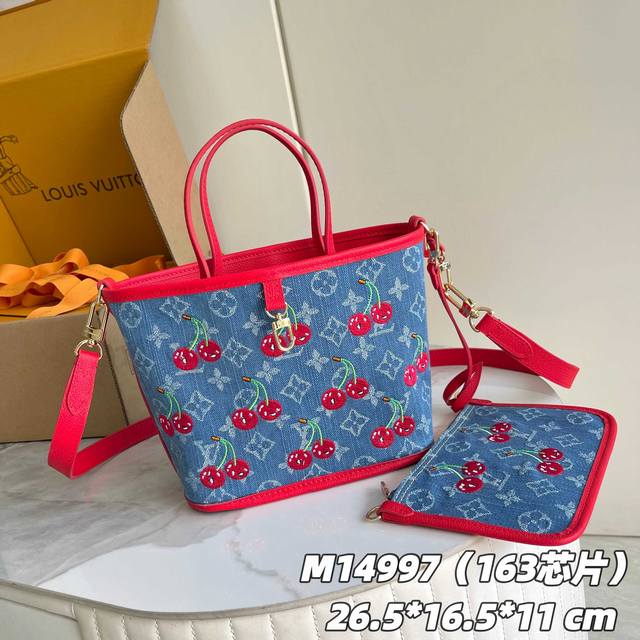 163C01 芯片版 内部价P 款号： M14997 樱桃双面款， 原单加强版 独家实拍背景图 本款Neverfull Inside Out Bb手袋出自路易威