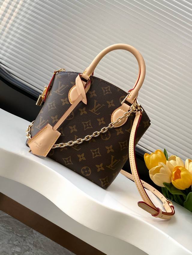 动态变码芯片 顶级原单加强版 M1 本款 Lockit Bb 手袋自 1960 年代的 Knick-Knack 手袋汲取灵感,可灵活切换多种背携方式。Monog 动态变码芯片 顶级原单加强版 M1 本款 Lockit Bb 手袋自 1960 年代的 Knick-Knack 手袋汲取灵感,可灵活切换多种背携方式。Monog