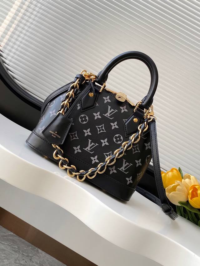 动态变码芯片 顶级原单加强版 M12289 Monogram Ink系列推出Alma Bb手袋，以铺陈品牌Monogram图案的牛皮革演绎1934年的原版设计。