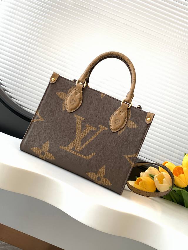 动态变码芯片 顶级原单加强版 M45038小号 顶级原单 独家背景实拍 本款 Onthego 小号手袋拼合 Monogram 和 Monogram Revers