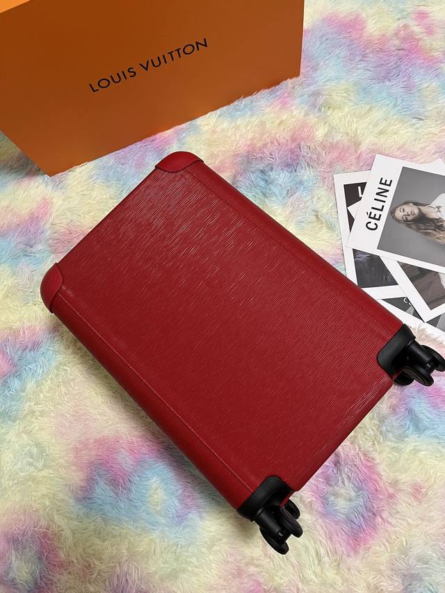 L.V拉杆箱旅行箱高端货，变色皮，海关锁，万向轮，铝制宽拉杆时尚大气，范冰冰，李晨，吴秀波，大表姐，井柏然明星同款！总有他就是身份的象征！ 系列：经典水波纹系列