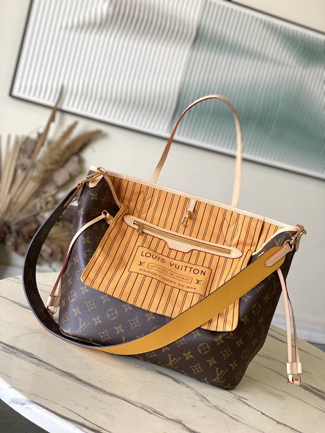 顶级原单 M11947 黄色 作为的经典设计之一，Neverfull Bandouliere Inside Out中号没有手袋此次取材Monogram帆布和条纹