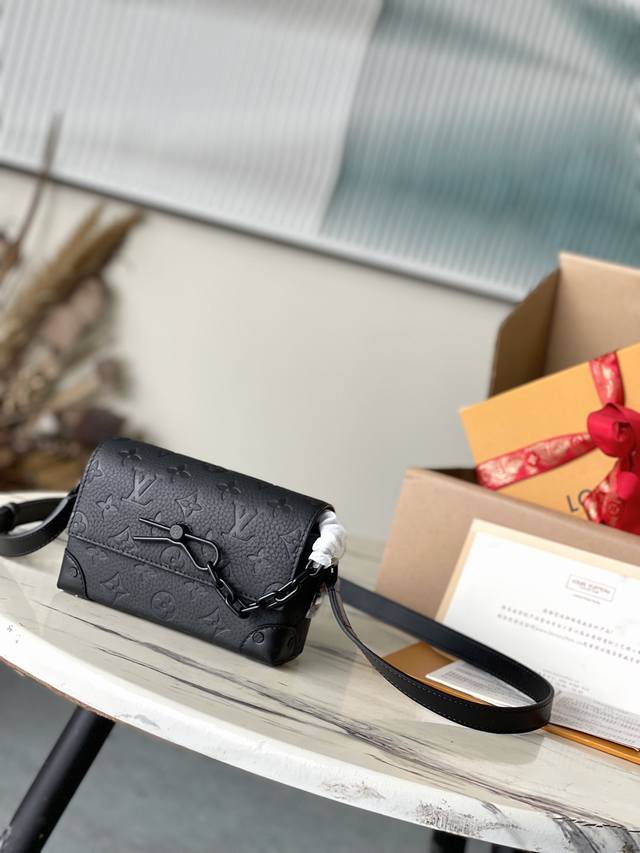 头层皮 顶级原单M81746 支持专柜验货 免税货拍摄图跟产品一致无拆包装。该产品为市场独家免税货属最高端产品.支持验货.本产品已通过严格检验无瑕疵、触摸产品请