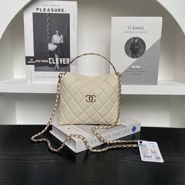 顶级原单125S限定Coco Crush手柄饭盒包 Ap6020 经典菱格纹搭配柔润荔枝牛皮 手柄以及双C Logo采用Coco Crush的设计 菱格纹好美