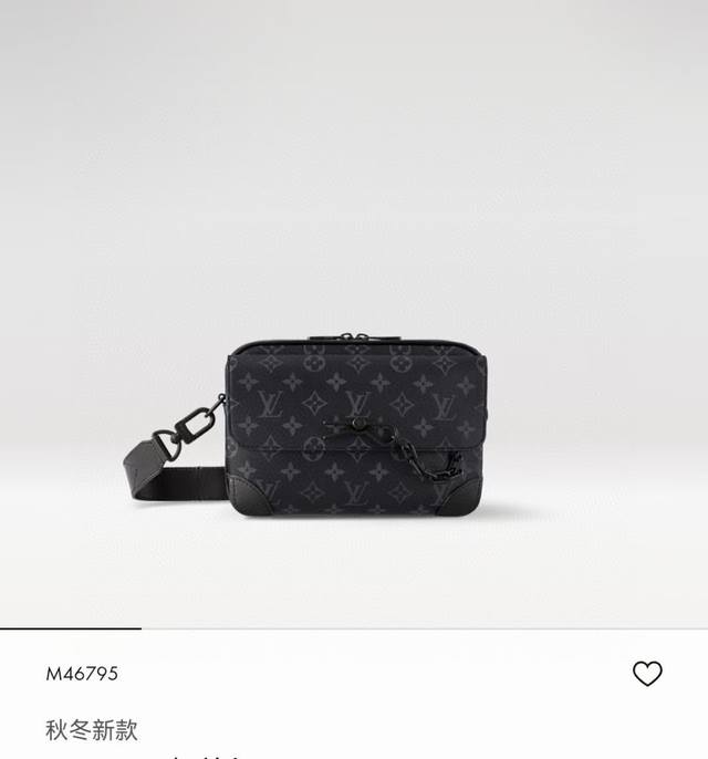 M46795黑花 M23742压花 顶级原单 本款 Steamer 邮差包以贴合身形的玲珑构型汇聚摩登功能与经典元素。加固皮革包角以及链条和饰针元素回溯路易威登 M46795黑花 M23742压花 顶级原单 本款 Steamer 邮差包以贴合身形的玲珑构型汇聚摩登功能与经典元素。加固皮革包角以及链条和饰针元素回溯路易威登