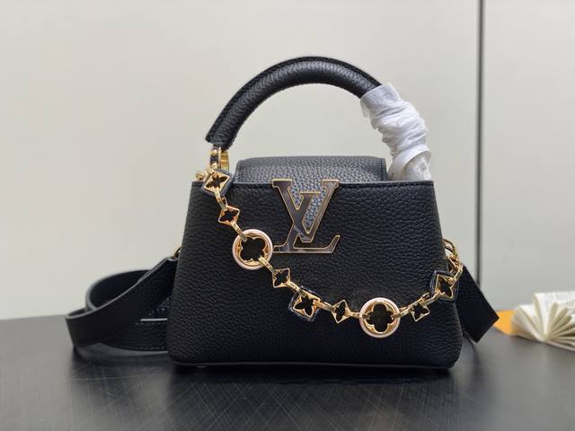 顶级原单 M14970黑色 链条全皮Cap那英款 Capucines 迷你手袋 Capucines 系列以 1854 年路易威登初次开设门店的巴黎街道命名，此次