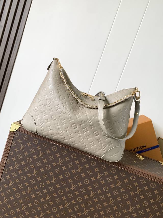 顶级原单，变码芯片 M25854灰色 M13706黑色 这款经典的布洛涅手袋经过升级，采用了宽敞的Gm尺寸，非常适合携带笔记本电脑和其他必需品。受1984年档案