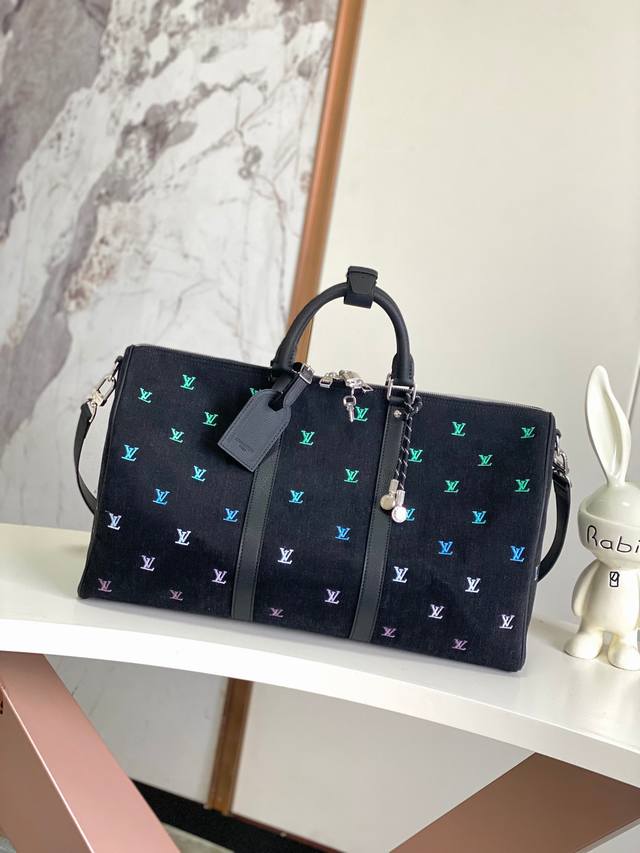 海原外单 独实家拍 半钢163芯片 Keepall BandoulièRe 50 旅行袋 M13966 黑色 彩字 提花 更多细节图 Pharrell Will 海原外单 独实家拍 半钢163芯片 Keepall BandoulièRe 50 旅行袋 M13966 黑色 彩字 提花 更多细节图 Pharrell Will