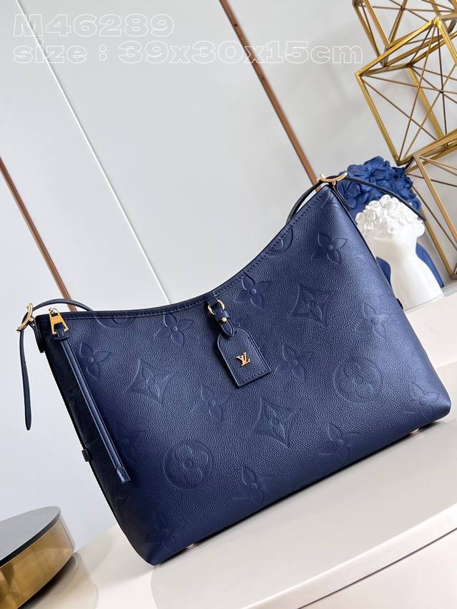 顶级原单 独家实拍 M46289深蓝压花 M46669 本款 Carryall 中号手袋取材 Monogram Empreinte 压纹皮革，以柔软质地贴合身形