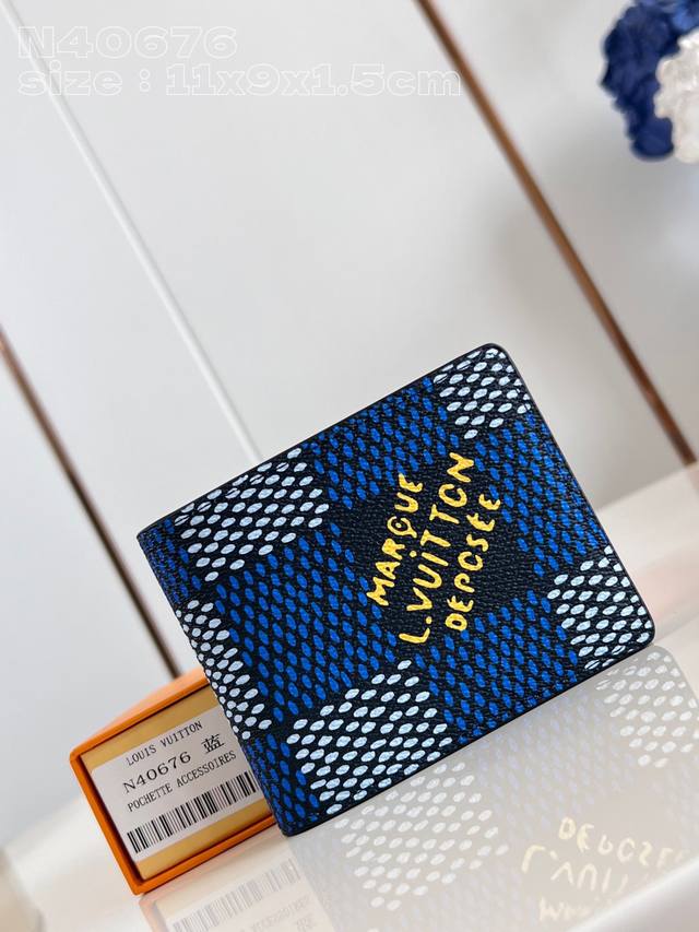 顶级原单 独家实拍 N40676蓝 Pharrell Williams的Damier Heritage塗層帆布令這款型格的Multiple錢包更顯迷人。設計師重 顶级原单 独家实拍 N40676蓝 Pharrell Williams的Damier Heritage塗層帆布令這款型格的Multiple錢包更顯迷人。設計師重