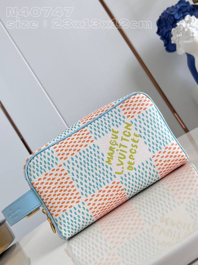 顶级原单 独家实拍 N40747绿 本款 Locker Dopp Kit 盥洗袋选用 Pharrell Williams 创作的 Damier Heritage