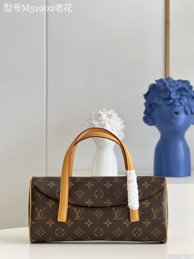 顶级原单 复刻M51902老花本款中古法棍手袋 包盖采用了磁暗扣开合配上红色鹿皮绒内里，侧面一个小夹层 尺寸:28×14×6Cm C