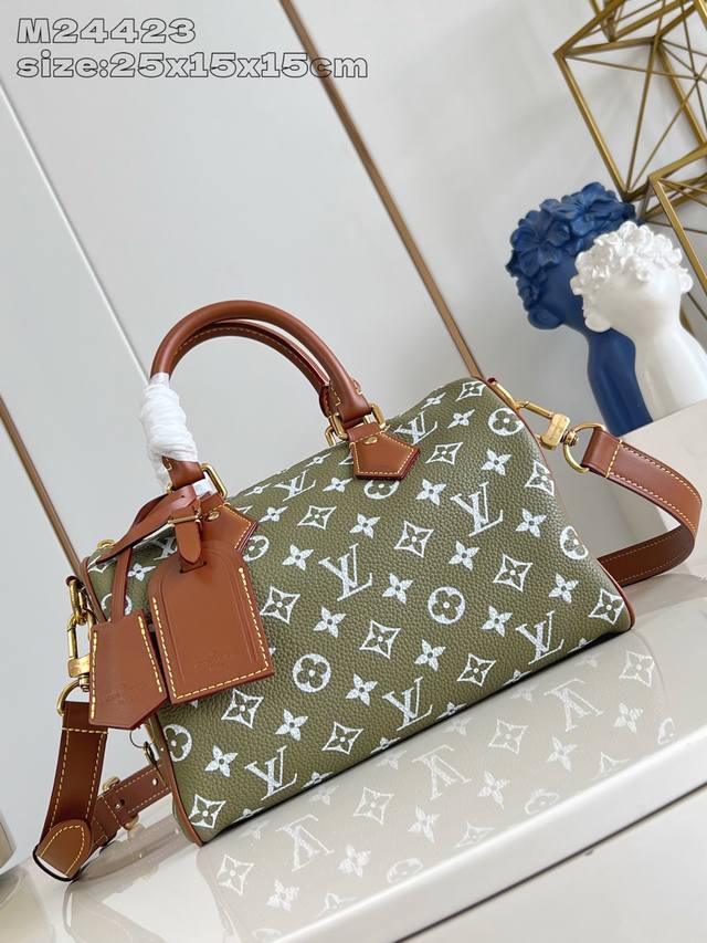 顶级原单 独家实拍 M24423尼草绿 本款 Speedy P10 BandoulièRe 25 Monogram Leather 手袋选用柔软牛皮革，以 Mo