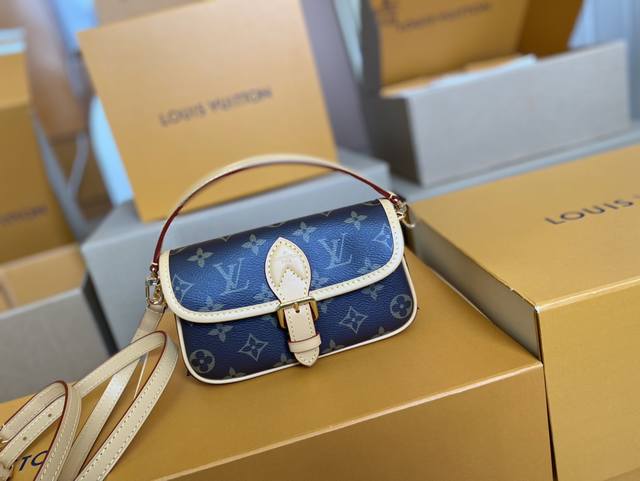 顶级原单 M83566 本款 Nano Diane 手袋浓缩 Diane 手袋的经典构型,为 Monogram Empreinte 皮革渲染双重色调。圆润翻盖、 顶级原单 M83566 本款 Nano Diane 手袋浓缩 Diane 手袋的经典构型,为 Monogram Empreinte 皮革渲染双重色调。圆润翻盖、