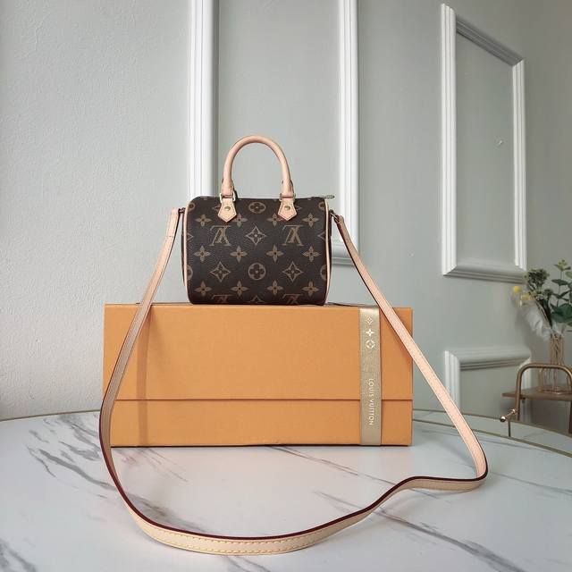 厂价 最高版本原厂皮顶级原单配专柜全套包装 Nano Speedy 手袋以经典的Monogram帆布制成的Nano Speedy手袋 散发极致女人味 是您携带日 厂价 最高版本原厂皮顶级原单配专柜全套包装 Nano Speedy 手袋以经典的Monogram帆布制成的Nano Speedy手袋 散发极致女人味 是您携带日