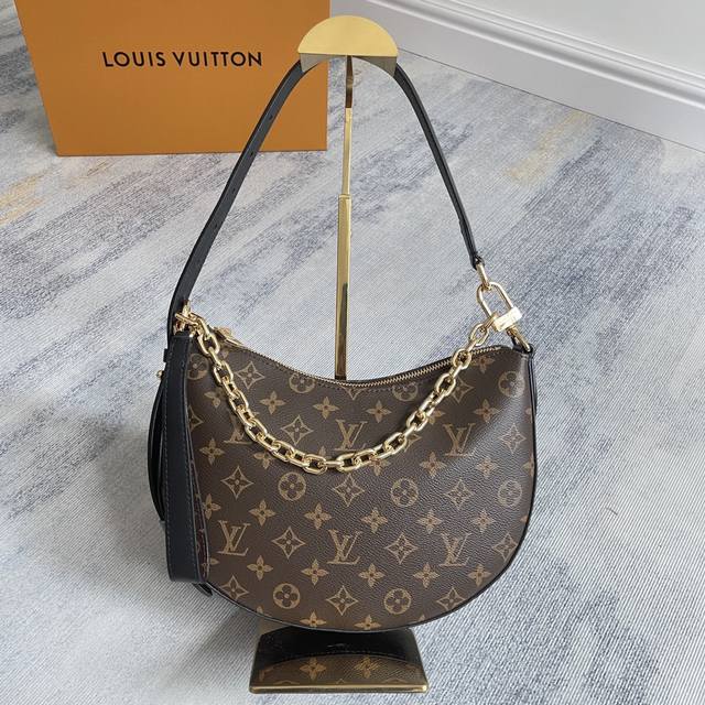 独家定制实拍顶级原单加强版 M15056 顶级原单半钢 动态163 Cookie Bb 手袋取材 Monogram 涂层帆布，以撞色皮革饰边烘托半月形构型。轻盈