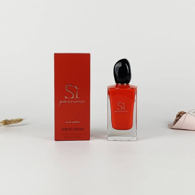 原单品质 实拍 阿玛尼Armani Si Passione红色挚爱限量香水 18年新香Edp浓香水 Ml 前调：粉红胡椒、梨、黑醋栗 中调：玫瑰、茉莉、天莽菜