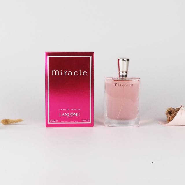 原单品质 实拍 兰蔻奇迹女士 Ml 真爱奇迹 Lancome Miracle 品牌：兰蔻 香调：花香调 前调：荔枝小苍兰 中调：木兰生姜橘子胡椒茉莉 后调：琥珀