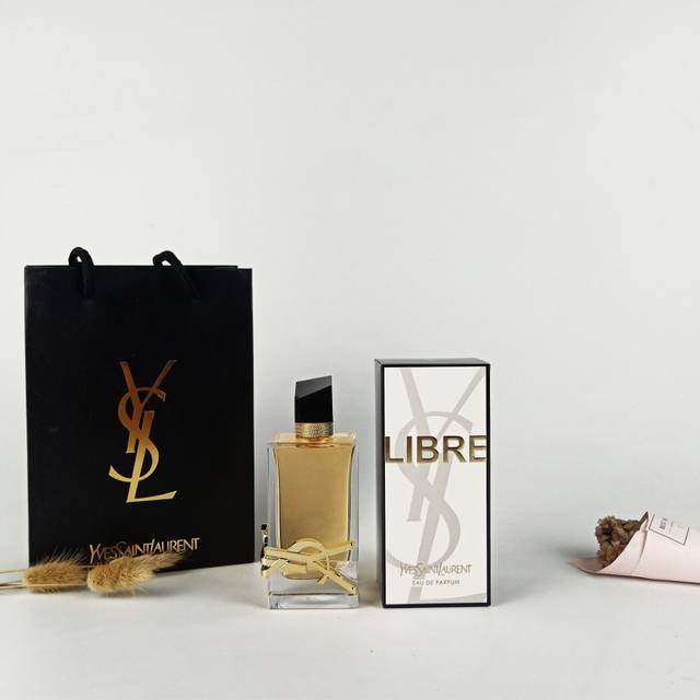 原单品质 实拍 Ysl 圣罗兰 秋季新款女士香水自由之香Libre Edp浓香刻字 产品描述：本意是想体现坚强大胆和自由，前调没有那么刺激的强烈花香，不过中调开