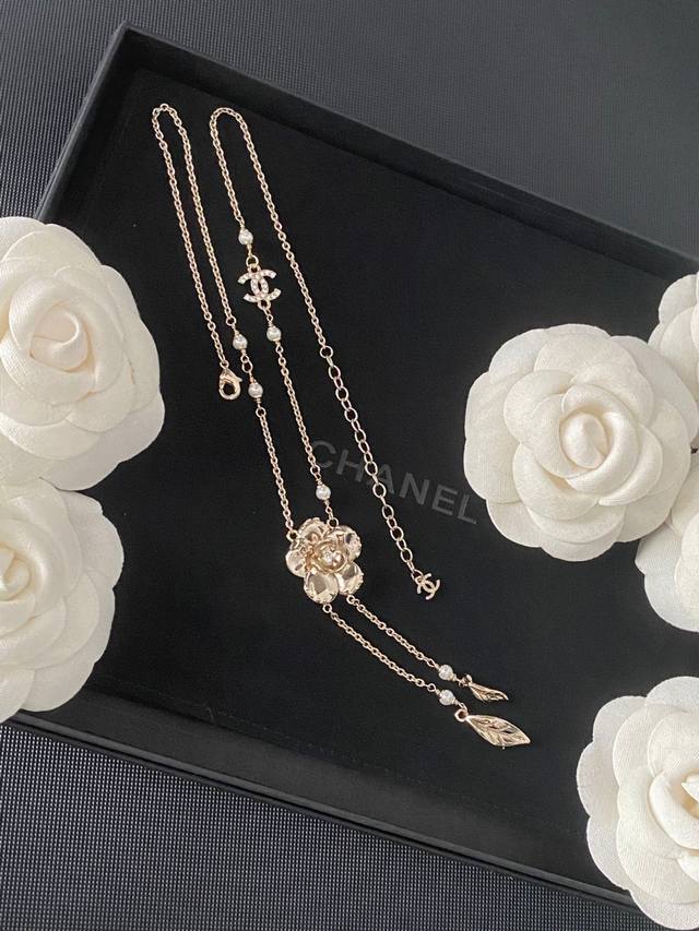 Chanel小香奈儿最新山茶花流苏珍珠项链原版Logo吊牌字印 热销款火爆上新同步专柜高端品质代购级别做工精致细腻原版Logo重工版本超级仙女唯美的一款做工超级 Chanel小香奈儿最新山茶花流苏珍珠项链原版Logo吊牌字印 热销款火爆上新同步专柜高端品质代购级别做工精致细腻原版Logo重工版本超级仙女唯美的一款做工超级