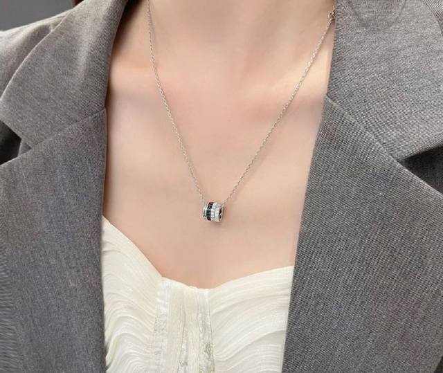 V金镀咪金 5140300 宝诗龙黑陶瓷项链，宝诗龙Boucheron经典之作Quatre系列 美学标志 Quatre是将四种风格强烈的元奏融为一体，成为品牌辨