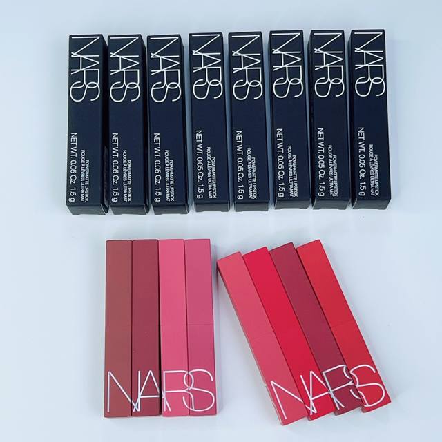 Nars全新细管哑光口红 一比一质量8色：101#，102#，111#，112#，120#，132#，133#，135#。 Nars全新细管哑光唇膏口红1.5G
