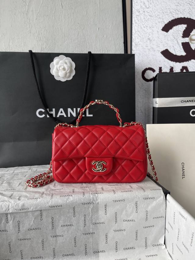 顶级货_ 法国 高端定制品 Chane1 As2431#Chane1 23K新手柄Cf Mini羊皮 小羊皮的光泽感和质感真的很赞 手柄装饰双C标志淡金扣超美，