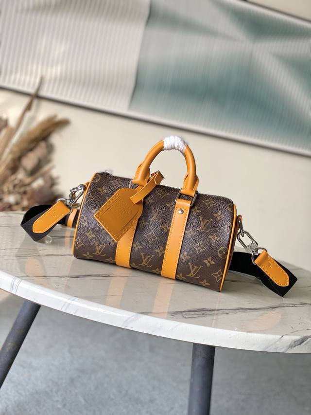 顶级原单 M12733 本款Keepal Bandouliere 25手袋出自Lvcolormania系列，以Monogram Macassar帆布与皮革演绎都