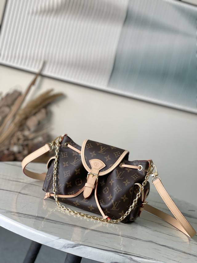 顶级原单 M25085 Odysee手袋出自2025早秋系列，以风尚日常设计致意品牌传承。耀目搭扣和可拆卸链条点亮Monogram帆布包身，侧袋方便取放钥匙、口