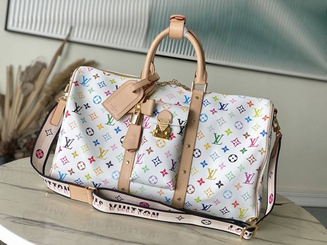 顶级原单 M13742 刺绣肩带款 本款Keepal Bandouliere45旅行袋出自路易威登×村上隆再版系列,以绚丽Monogram涂层帆布展现品牌标志性 顶级原单 M13742 刺绣肩带款 本款Keepal Bandouliere45旅行袋出自路易威登×村上隆再版系列,以绚丽Monogram涂层帆布展现品牌标志性